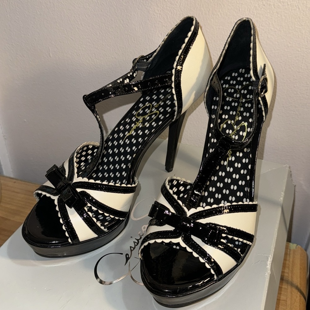 JESSICA SIMPSON shoes JS-Britt Coconut Silk Kid Patent Heels size 8.5M NEW